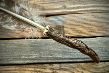 Laden Sie das Bild in den Galerie-Viewer, Räucherfeder Wurzelkraft