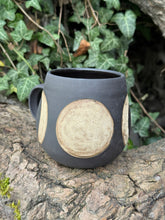Laden Sie das Bild in den Galerie-Viewer, Tasse - Moon Child (dunkel)