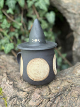 Laden Sie das Bild in den Galerie-Viewer, Tasse - Moon Child (dunkel)