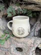 Laden Sie das Bild in den Galerie-Viewer, Tasse - Moon Child