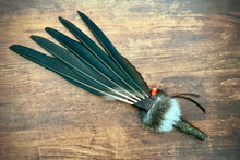 Laden Sie das Bild in den Galerie-Viewer, Räucherfächer Raven's hand