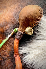 Laden Sie das Bild in den Galerie-Viewer, Rassel Okome