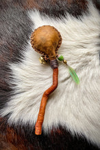 Laden Sie das Bild in den Galerie-Viewer, Rassel Okome