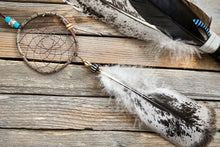 Laden Sie das Bild in den Galerie-Viewer, Räucherfächer Black Mottled, inkl. passendem Traumfänger