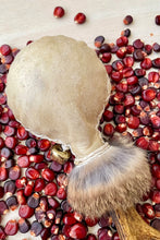 Laden Sie das Bild in den Galerie-Viewer, Rassel Snow White