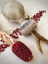Laden Sie das Bild in den Galerie-Viewer, Rassel Snow White