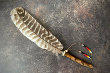 Laden Sie das Bild in den Galerie-Viewer, Räucherfeder Wald