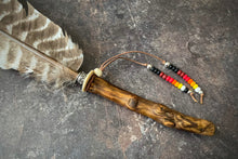 Laden Sie das Bild in den Galerie-Viewer, Räucherfeder Wald