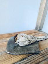 Laden Sie das Bild in den Galerie-Viewer, Räucherplatte „Argo Wohnheim“