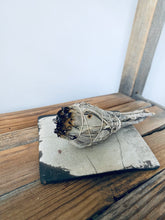 Laden Sie das Bild in den Galerie-Viewer, Räucherplatte „Argo Wohnheim“